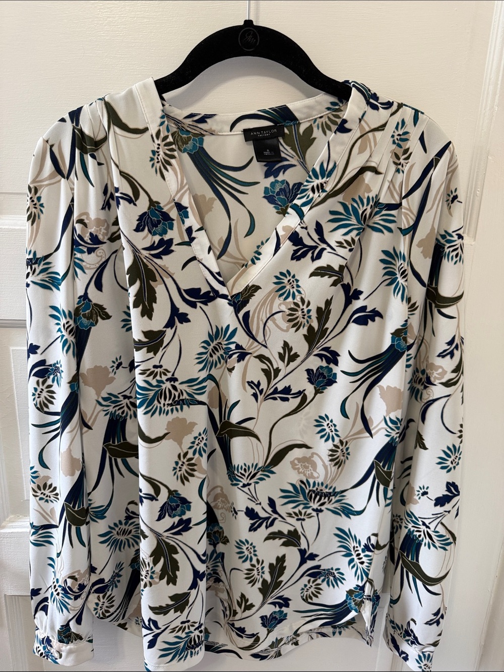 Ann Taylor Factory White Floral Print V-Neck Blouse